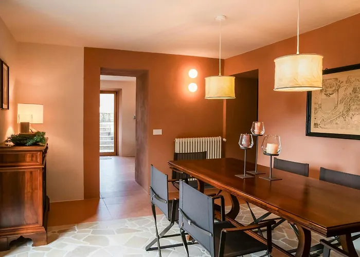 Overlooking Monte Peglia Reserve Casa de Férias